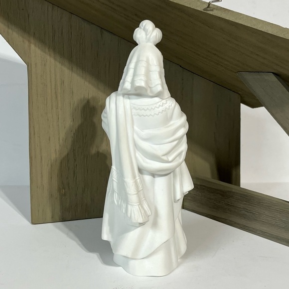 Vintage Avon Nativity Collectibles Magi Kaspar White Porcelain‎ Figurine 1982 - Picture 5 of 9
